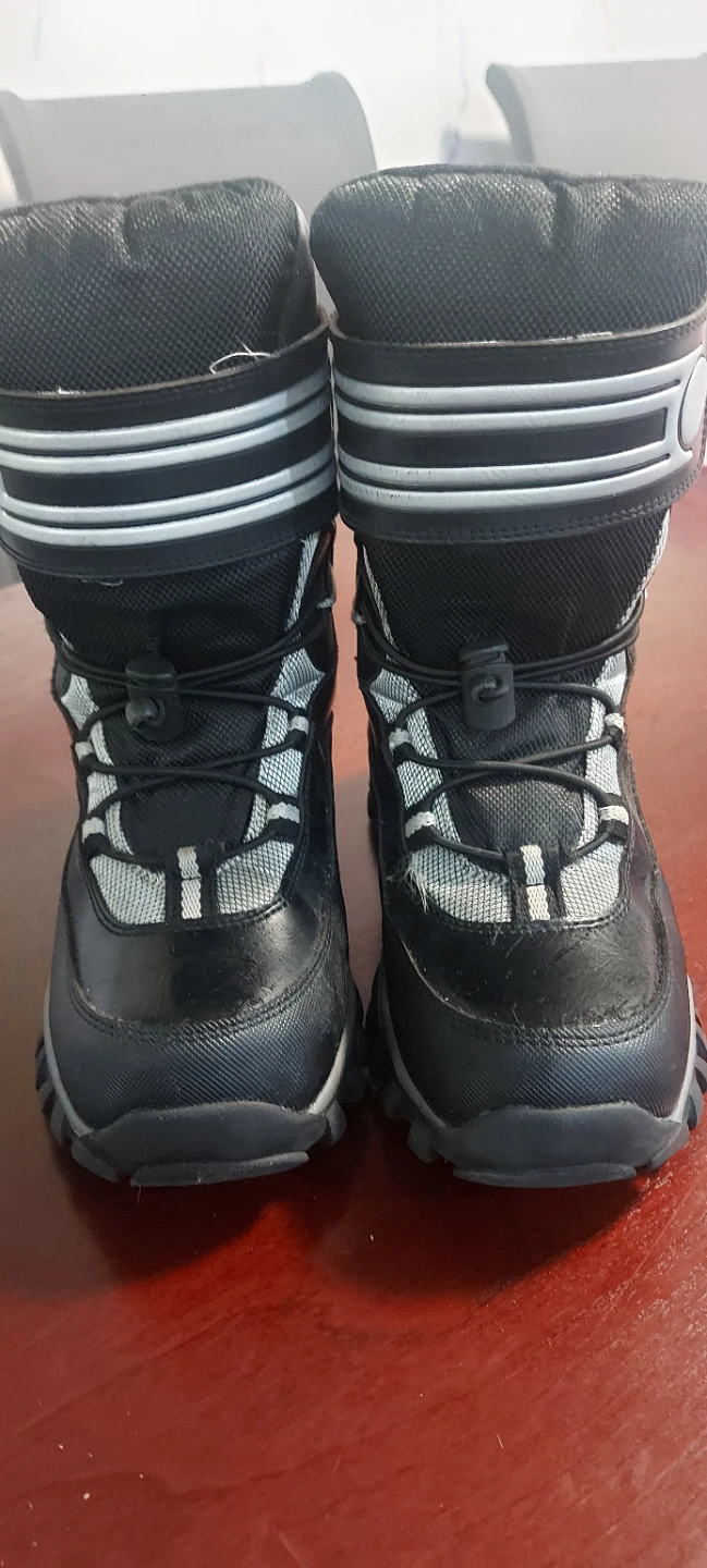 Cougar Waterproof Winter Boots Size 4 Youth