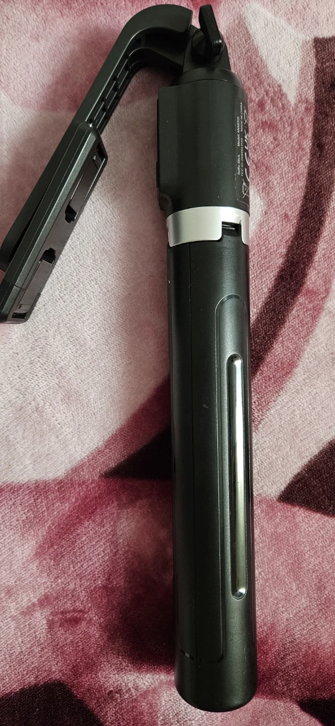 50" Selfie Stick Tripod with Bluetooth Remote - photo 2