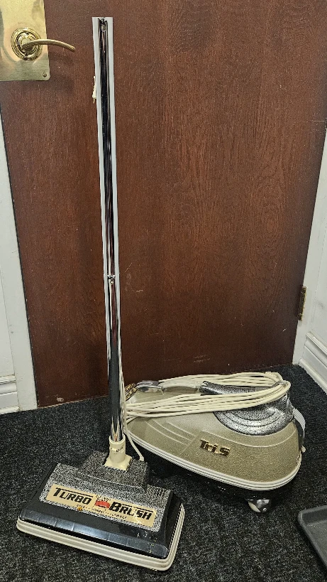 Vintage Tri-S Turbo Brush Vacuum Cleaner - photo 4