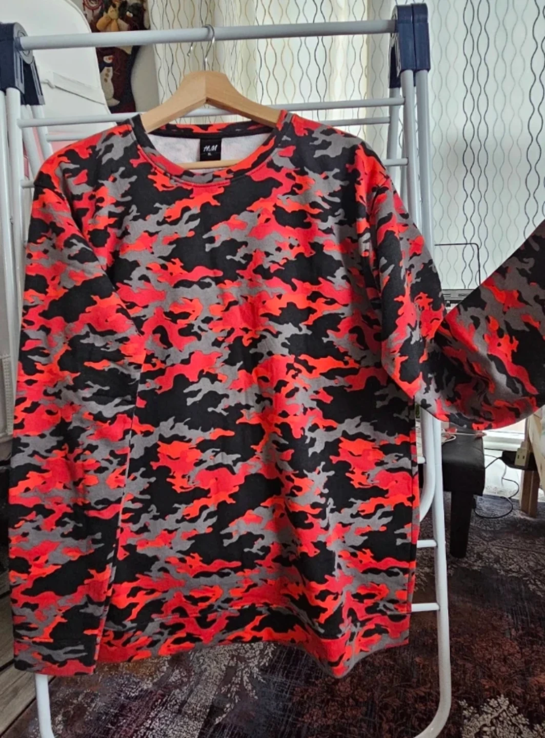 H&M XL Camo Long Sleeve Shirt