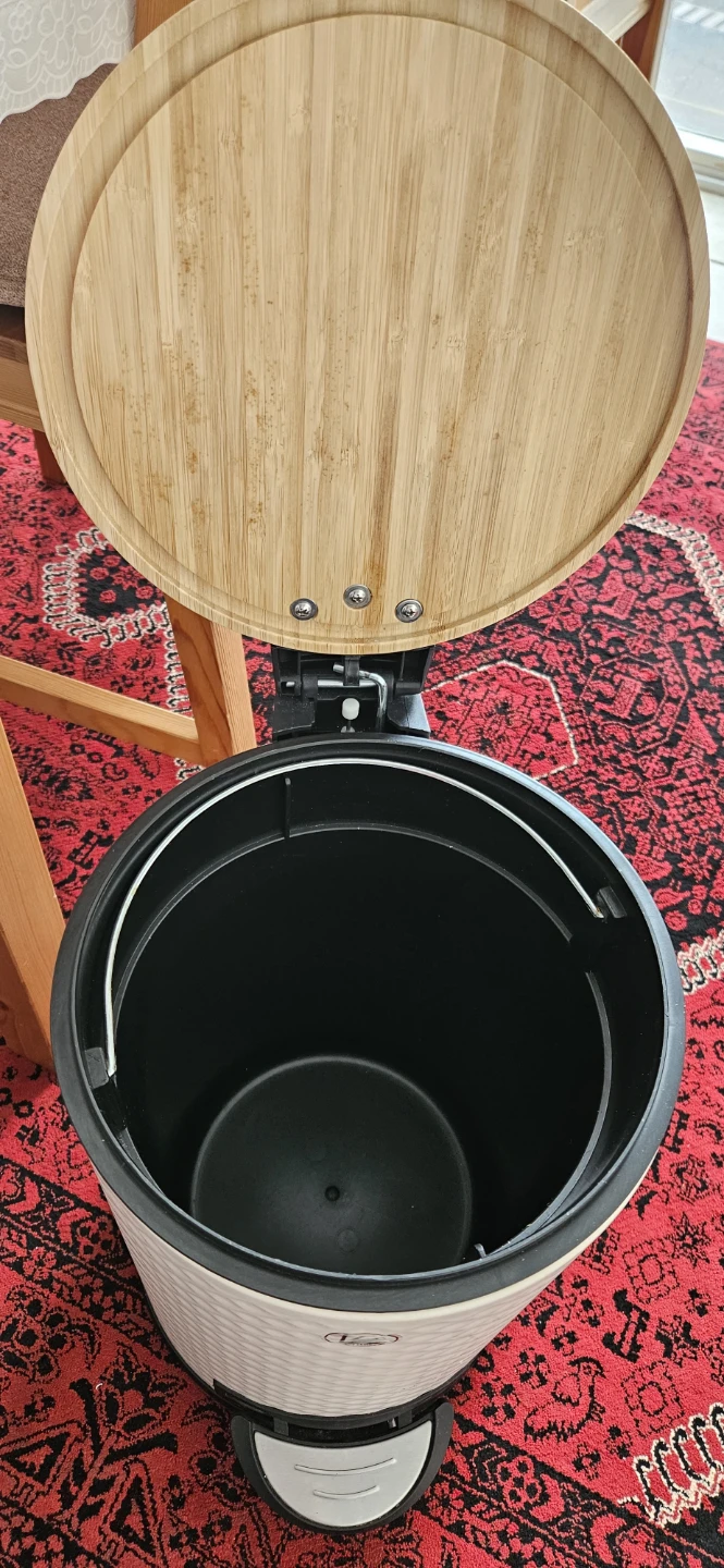 White Pedal Trash Can with Bamboo Lid - photo 2