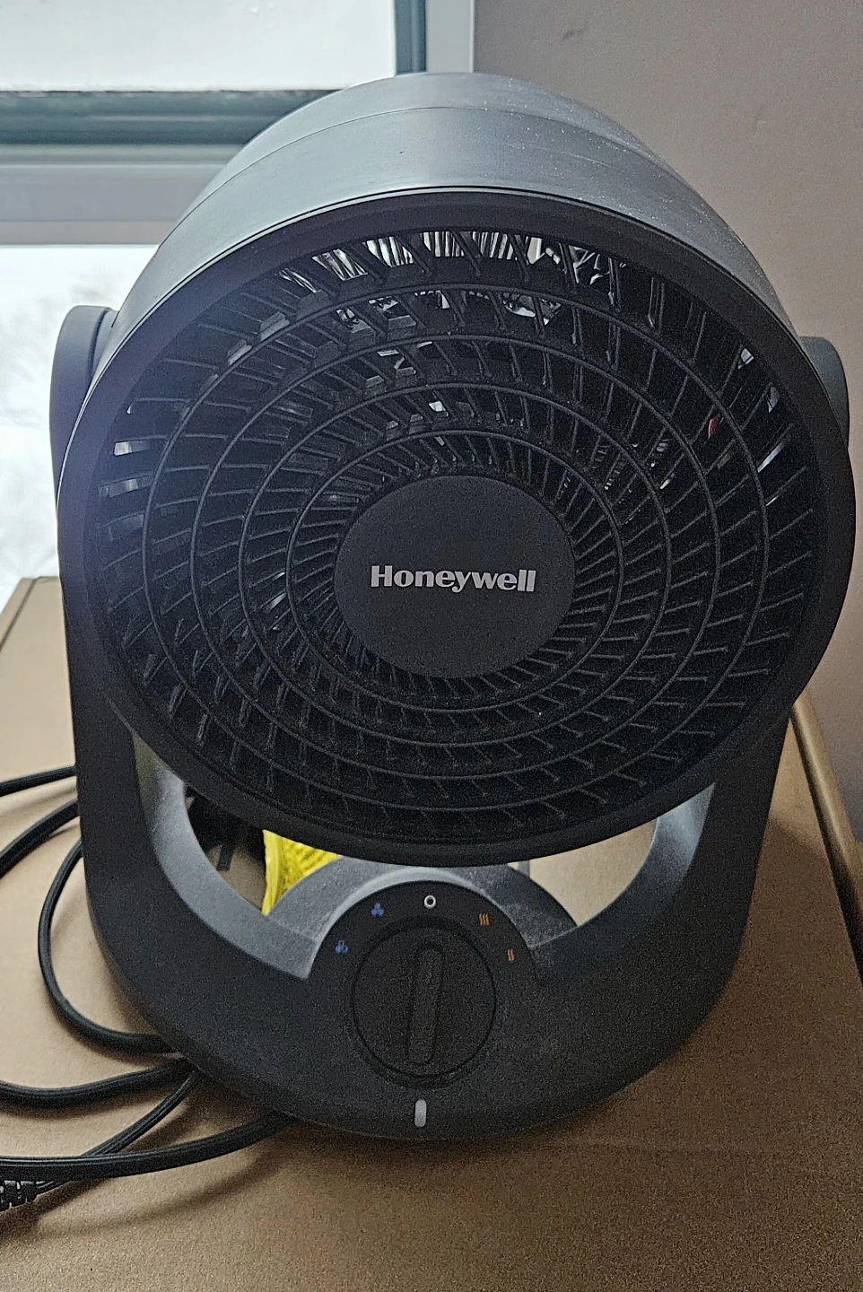Honeywell Turbo Fan , Dual-function fan and heating - photo 3