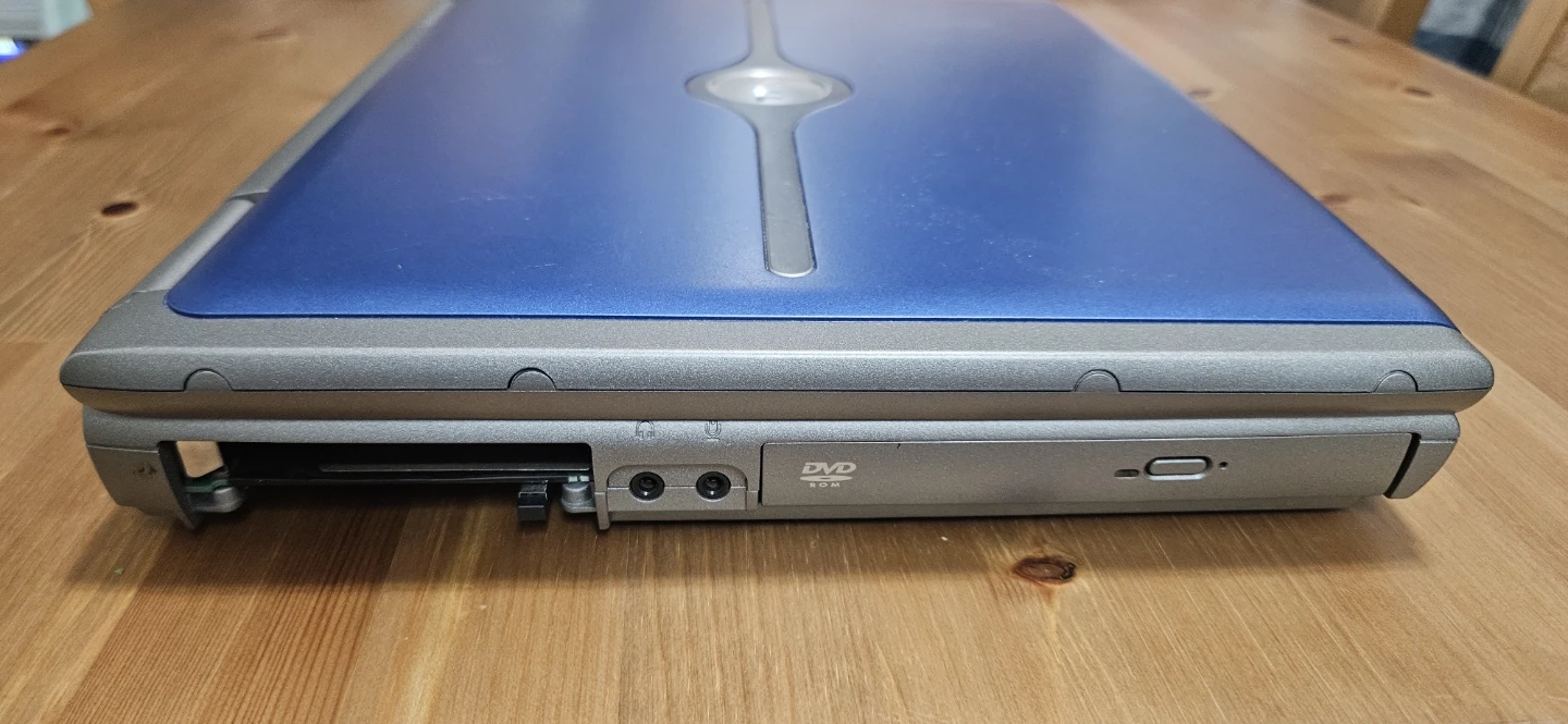 Dell Inspiron 1501 Laptop - photo 4