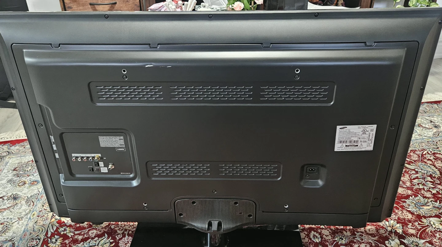 Samsung 46 inch TV UN46EH5000F - photo 2
