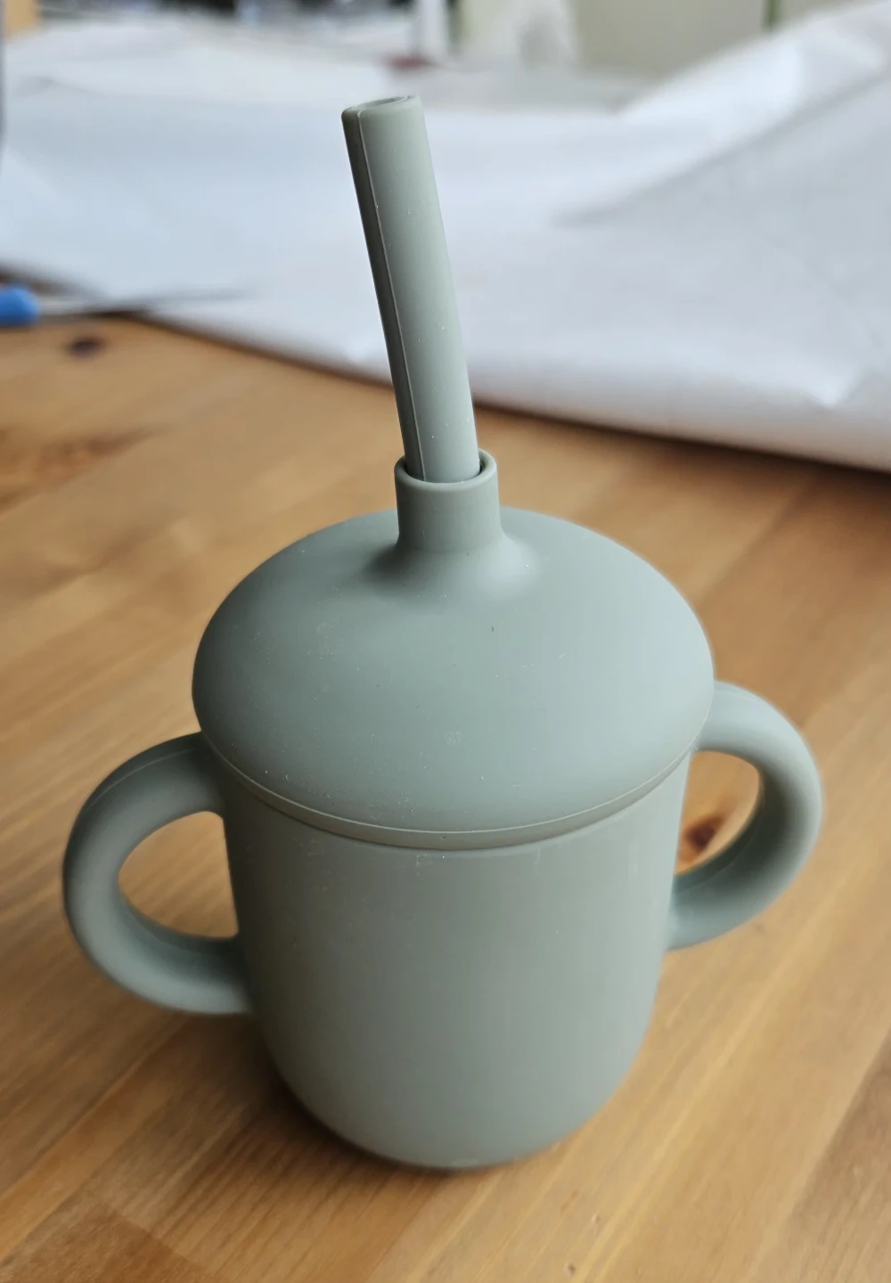 2 Silicone Sippy Cups with Straws - Green & Beige - photo 3