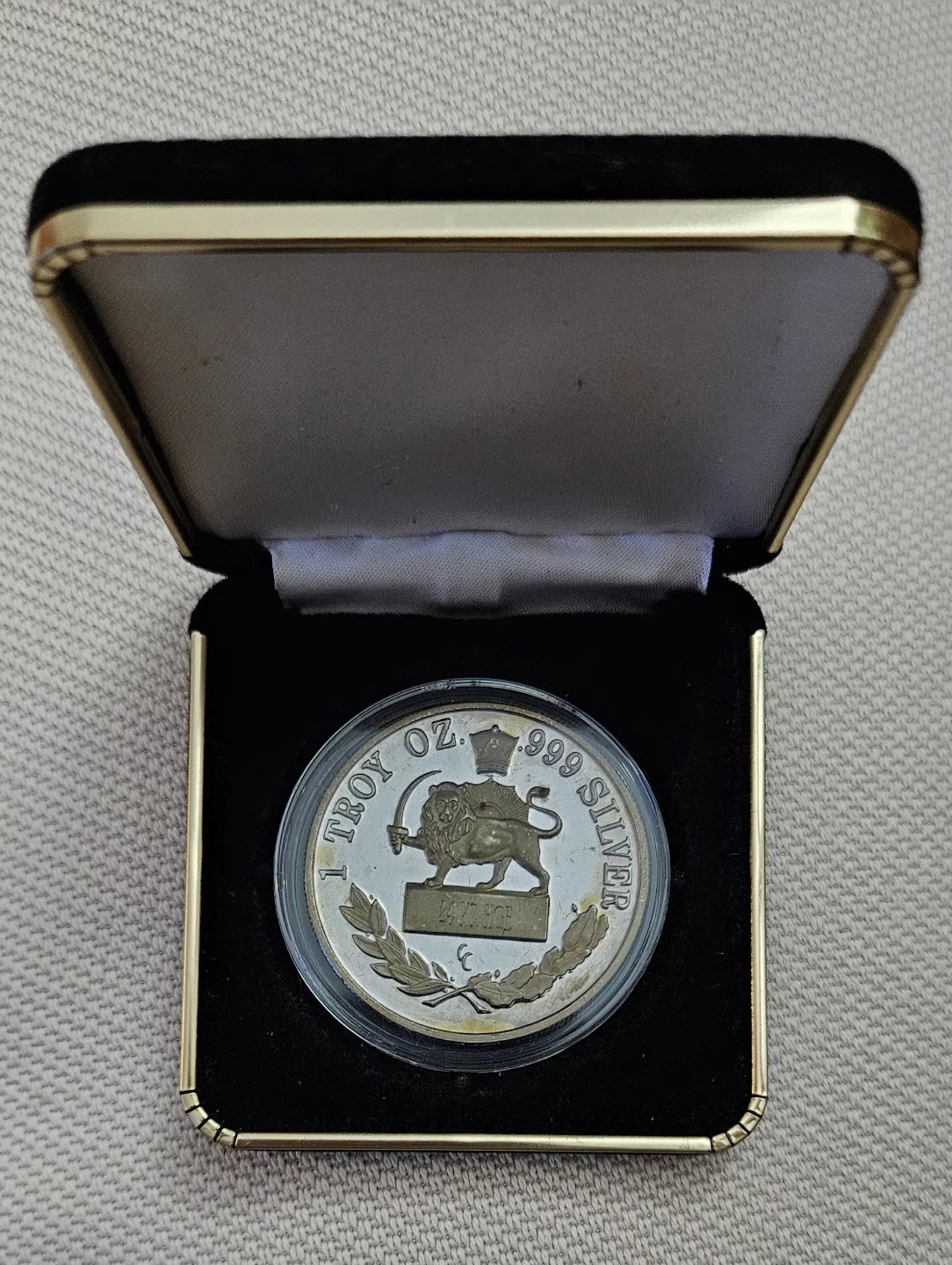 1 Troy Oz .999 Silver Coin in Presentation Box - photo 2