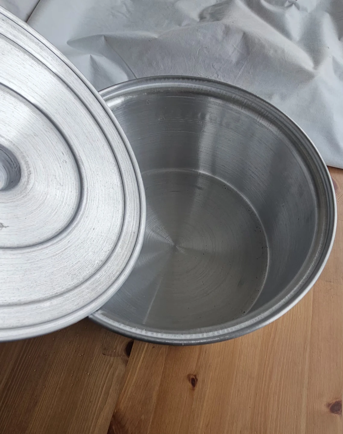 Aluminum Pot with Lid - photo 2