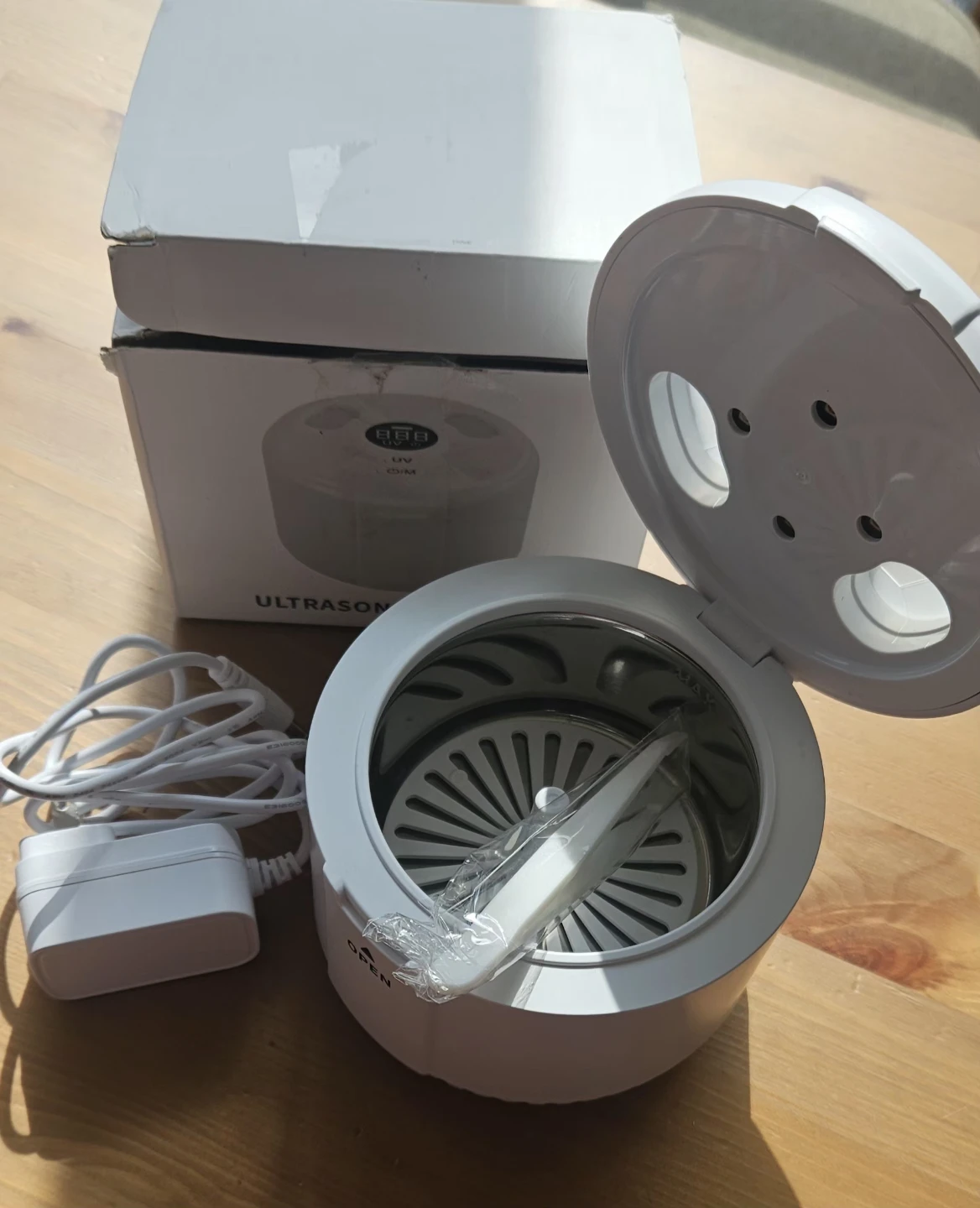 White Ultrasonic Cleaner with UV Sterilizer - photo 4