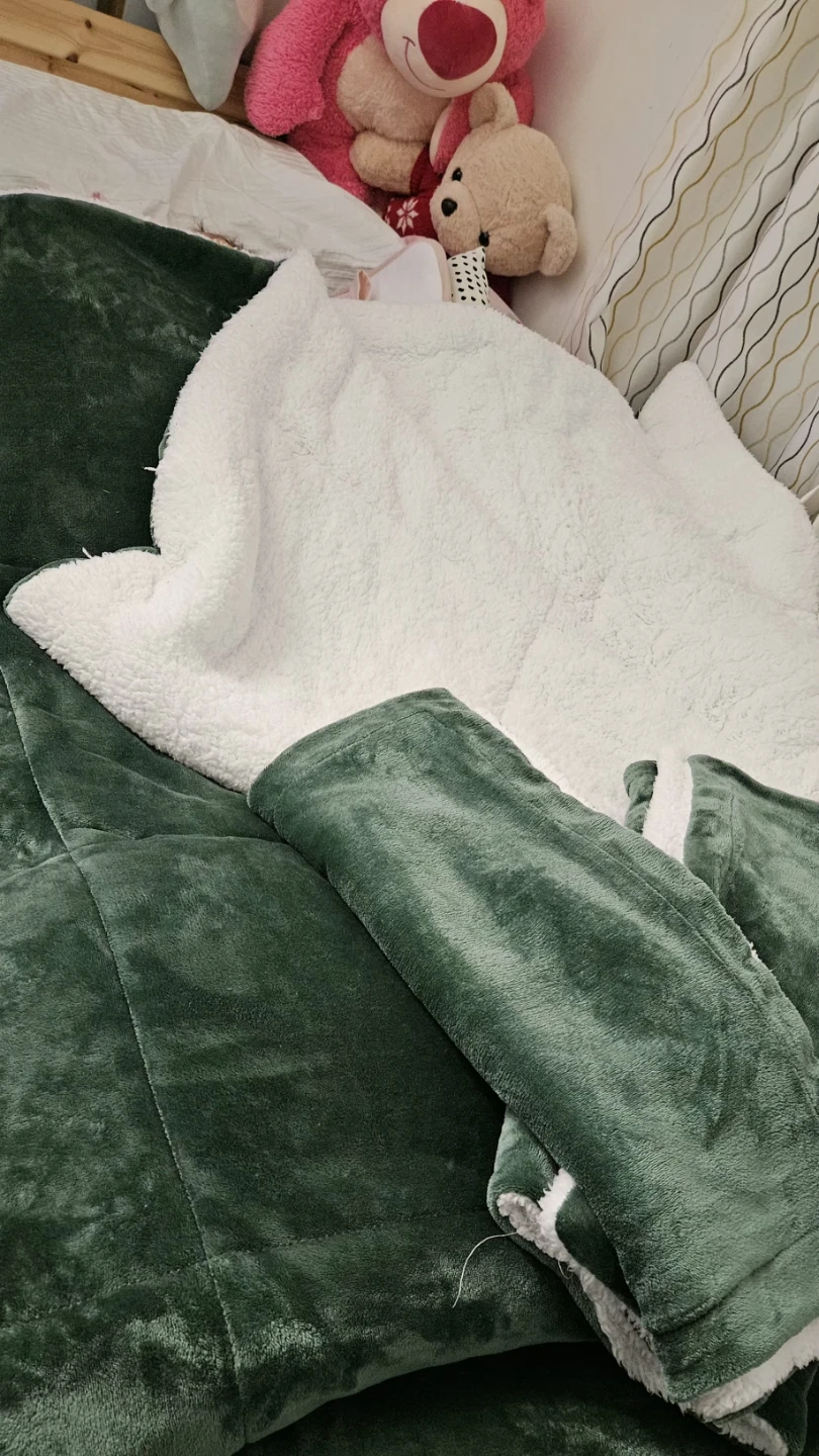 Green and White Sherpa Throw Blanket - photo 2