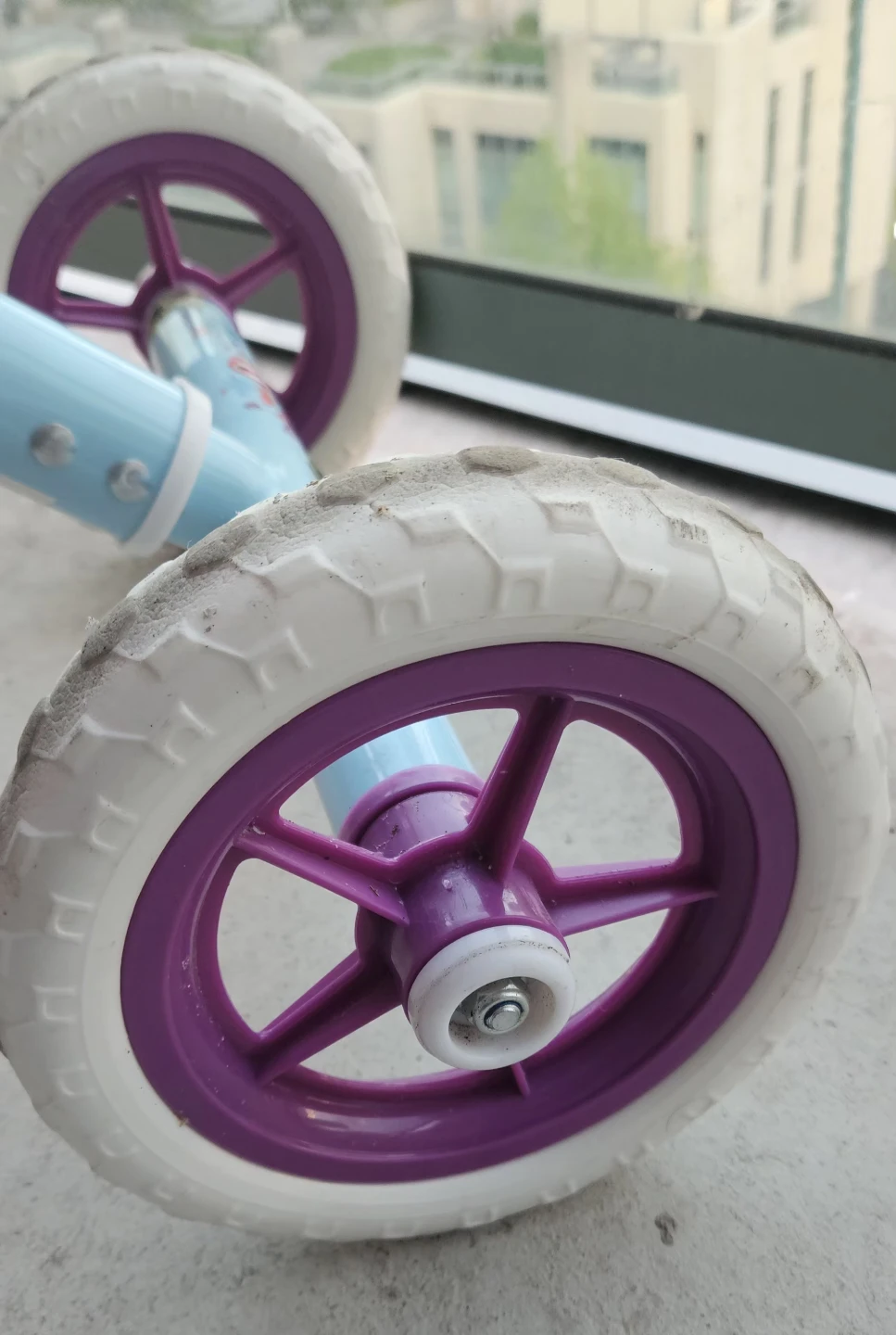 Disney Frozen Kids' Tricycle - photo 4