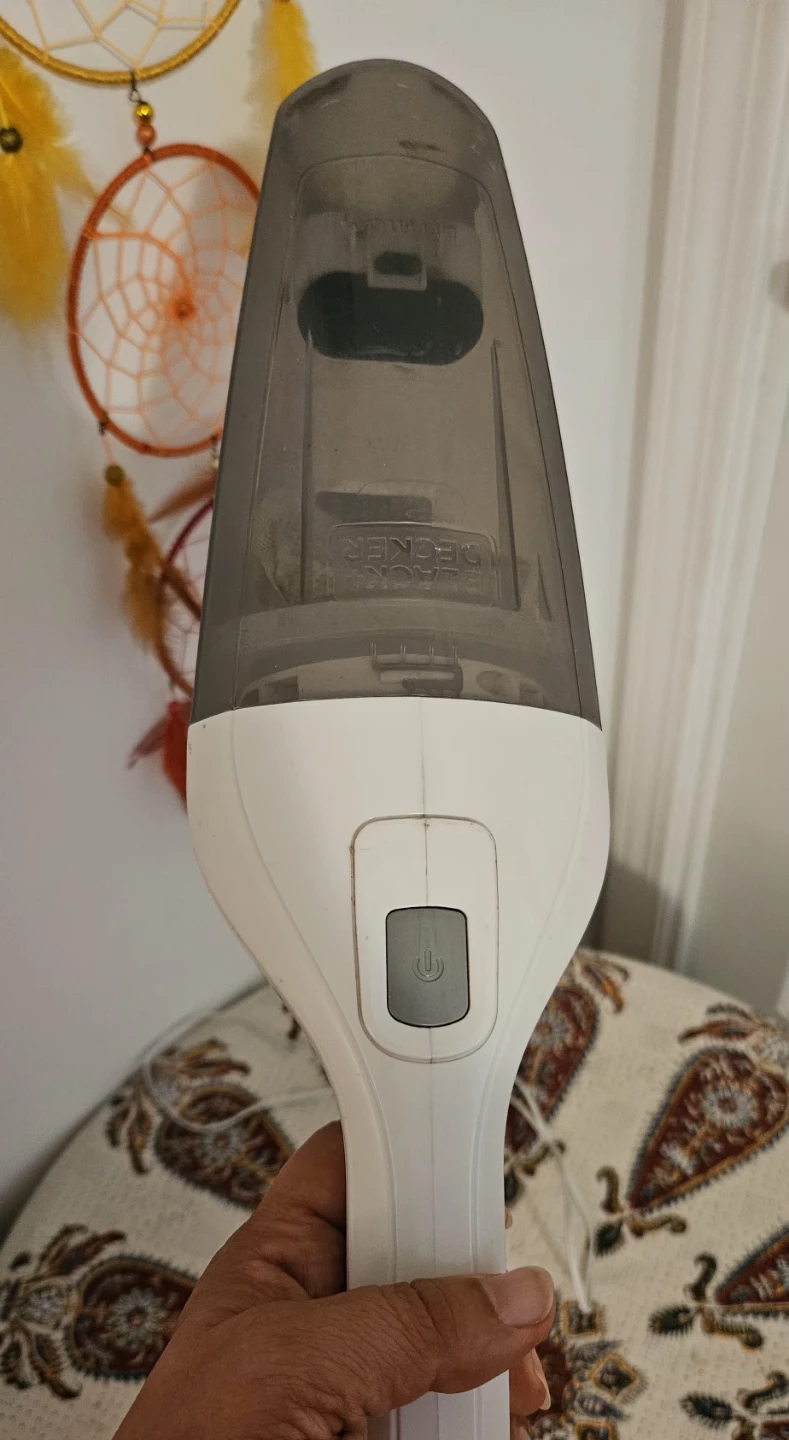 BLACK+DECKER Cordless Handheld Vacuum