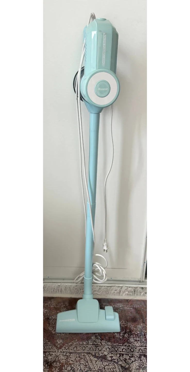Roomie Cyclone Stick Vacuum