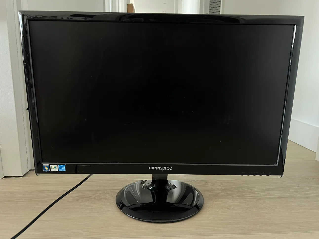 HannSpree 21.5" LED Monitor thumbnail