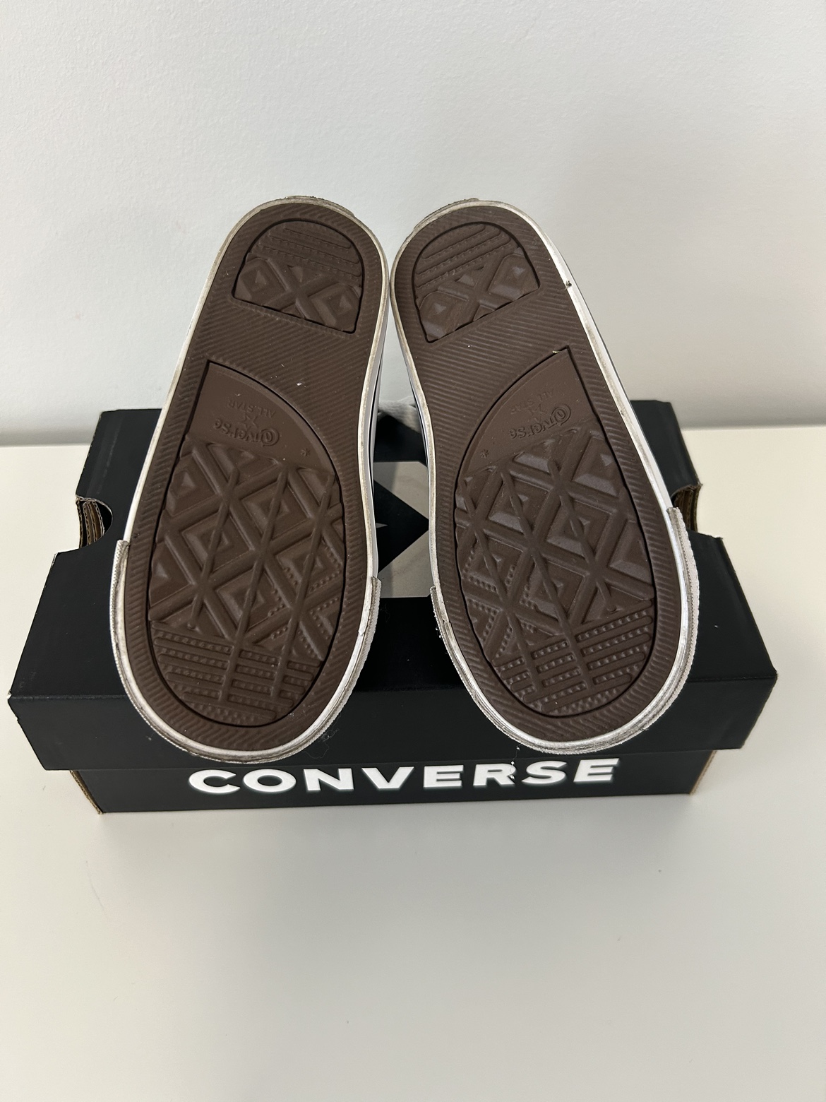 Converse Hightop Infant size 9 - photo 2