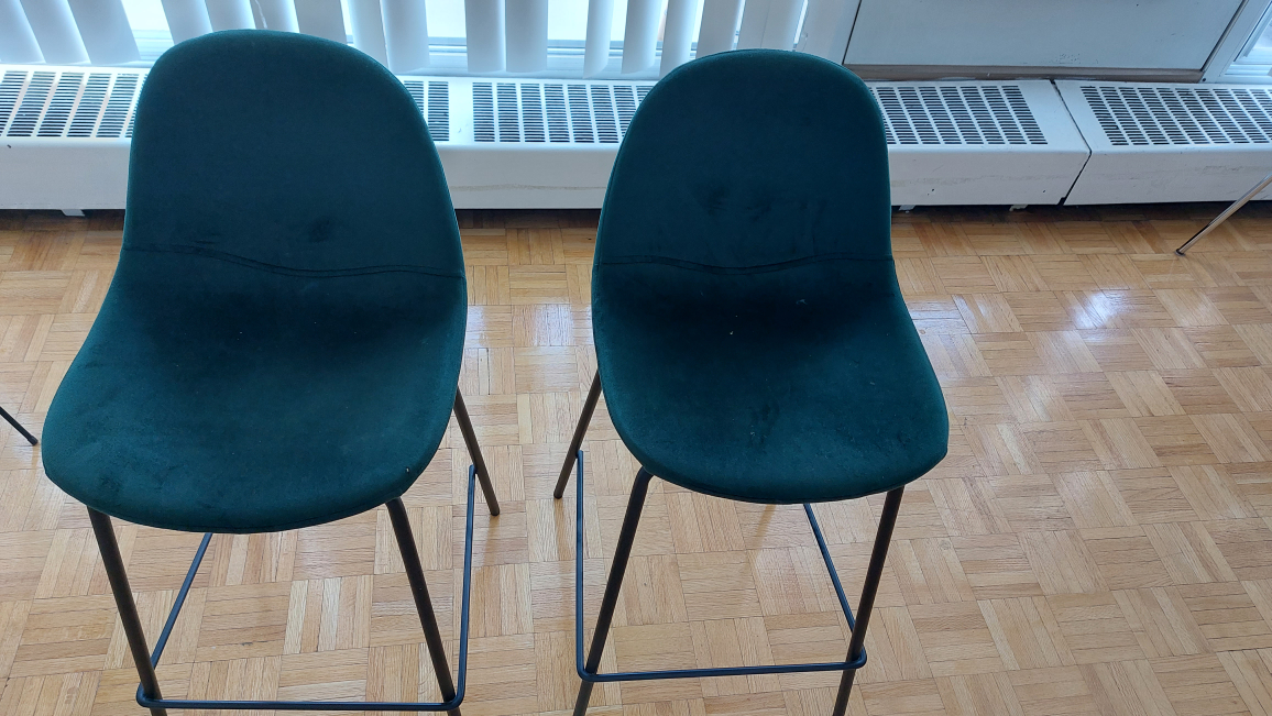 Green Velvet Bar Stools 🧡