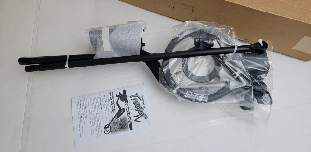 Bounty Hunter Tracker IV Metal Detector with Padded Armrest image indicator(8)