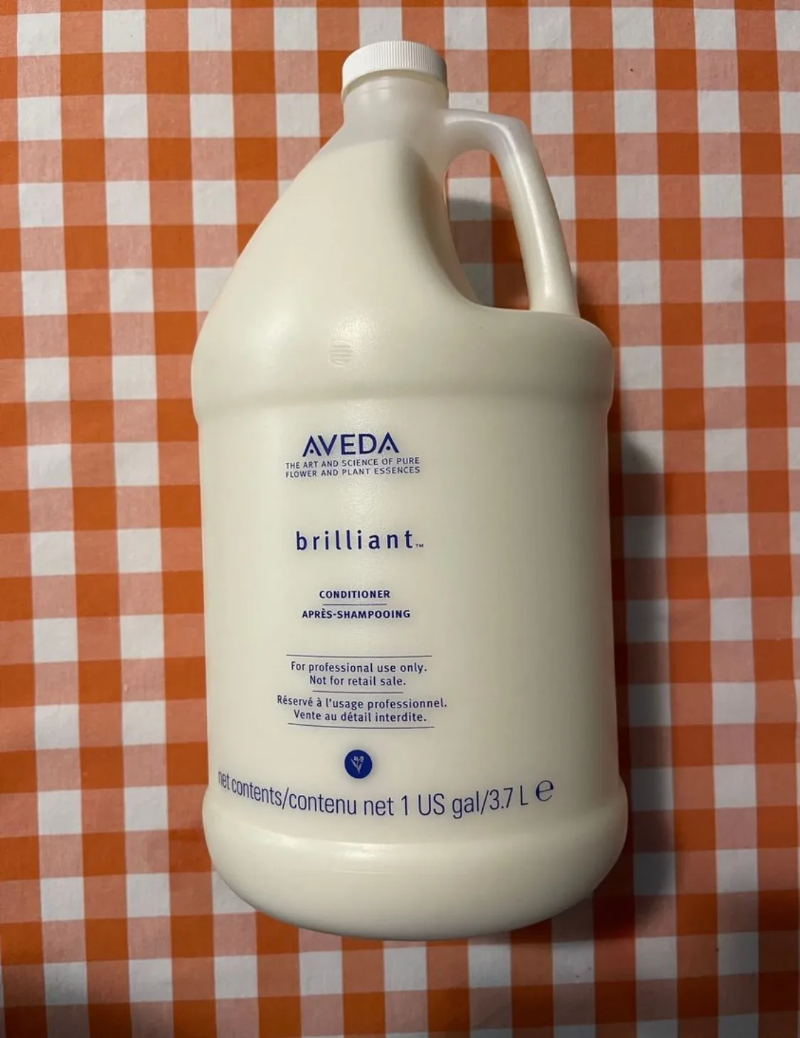 AVEDA products (shampoo and conditioner) image indicator(3)