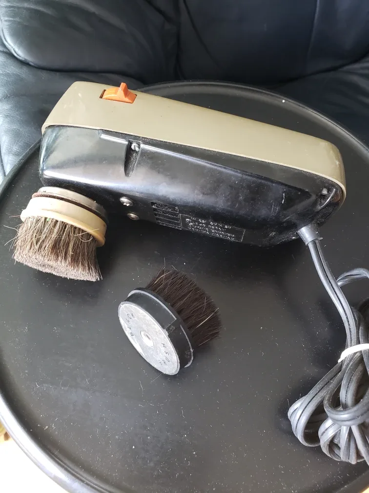 Ronson Roto-Shine Magnetic Shoe Polisher thumbnail