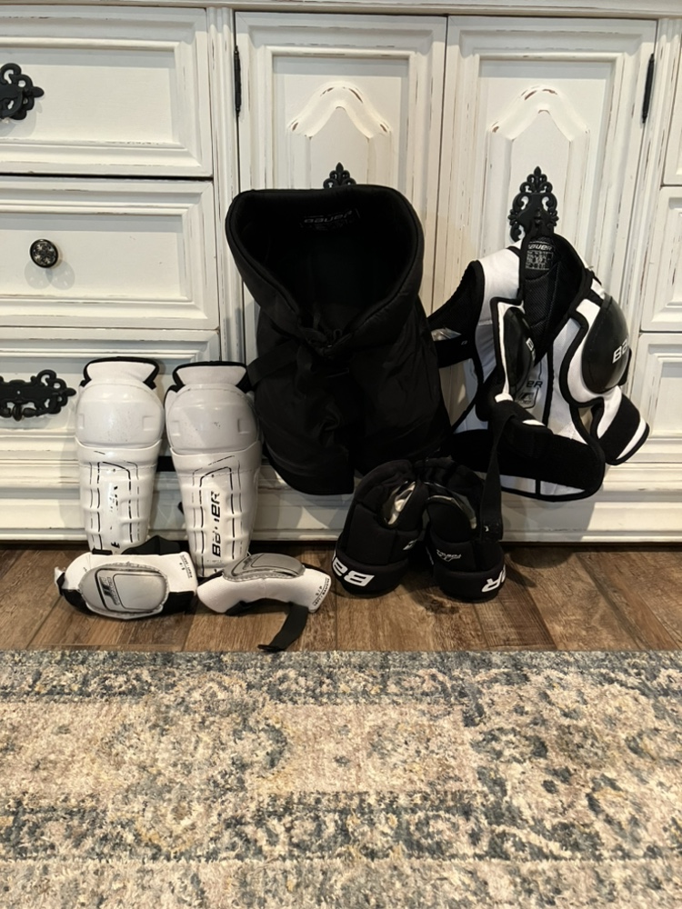 Bauer Youth Hockey Starter Kit Size Small