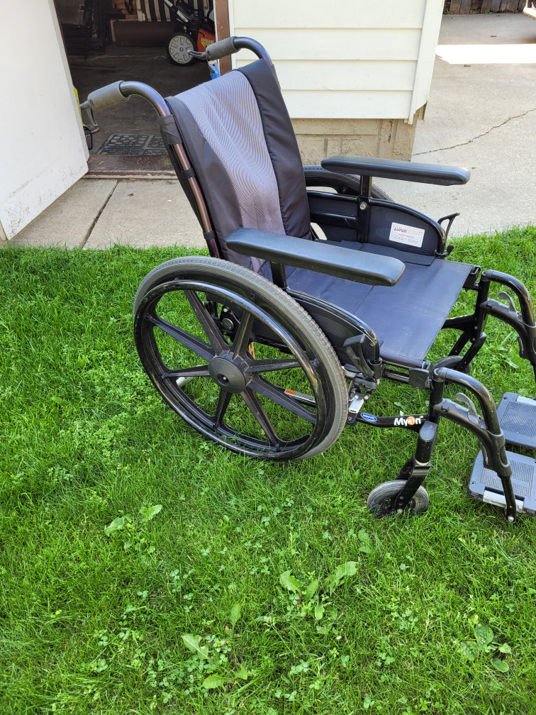 Wheelchair - photo 2