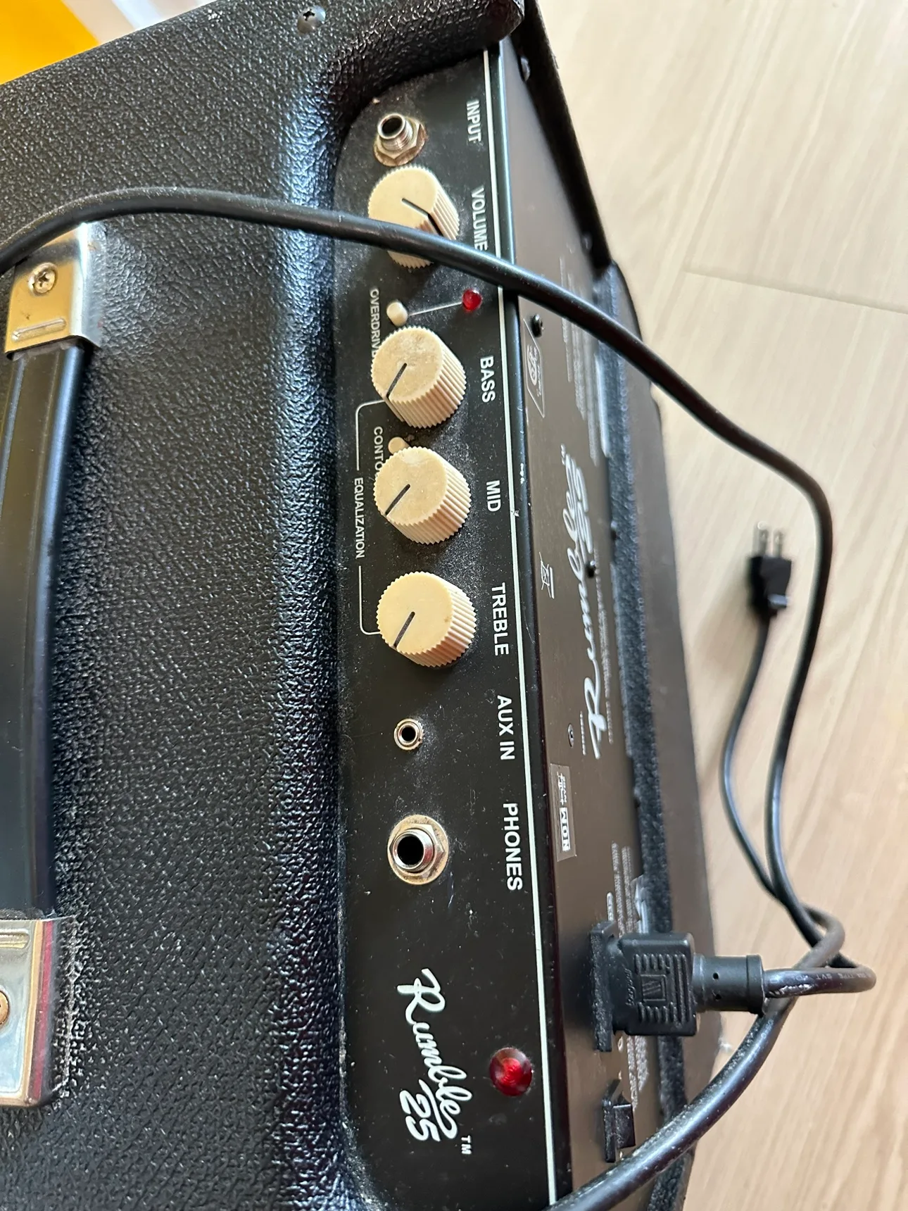 Fender Rumble25 70w  Bass Amp image indicator(5)