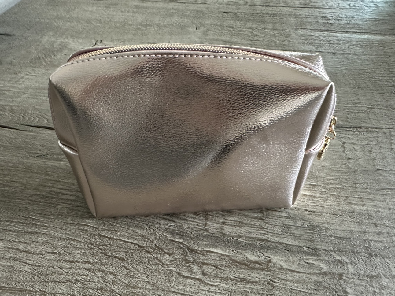 Shiseido Makeup Bag with mini skincare products - all NEW - photo 3