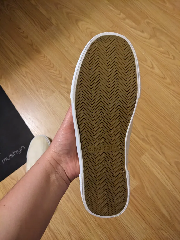 White Slip on Shoes image indicator(6)