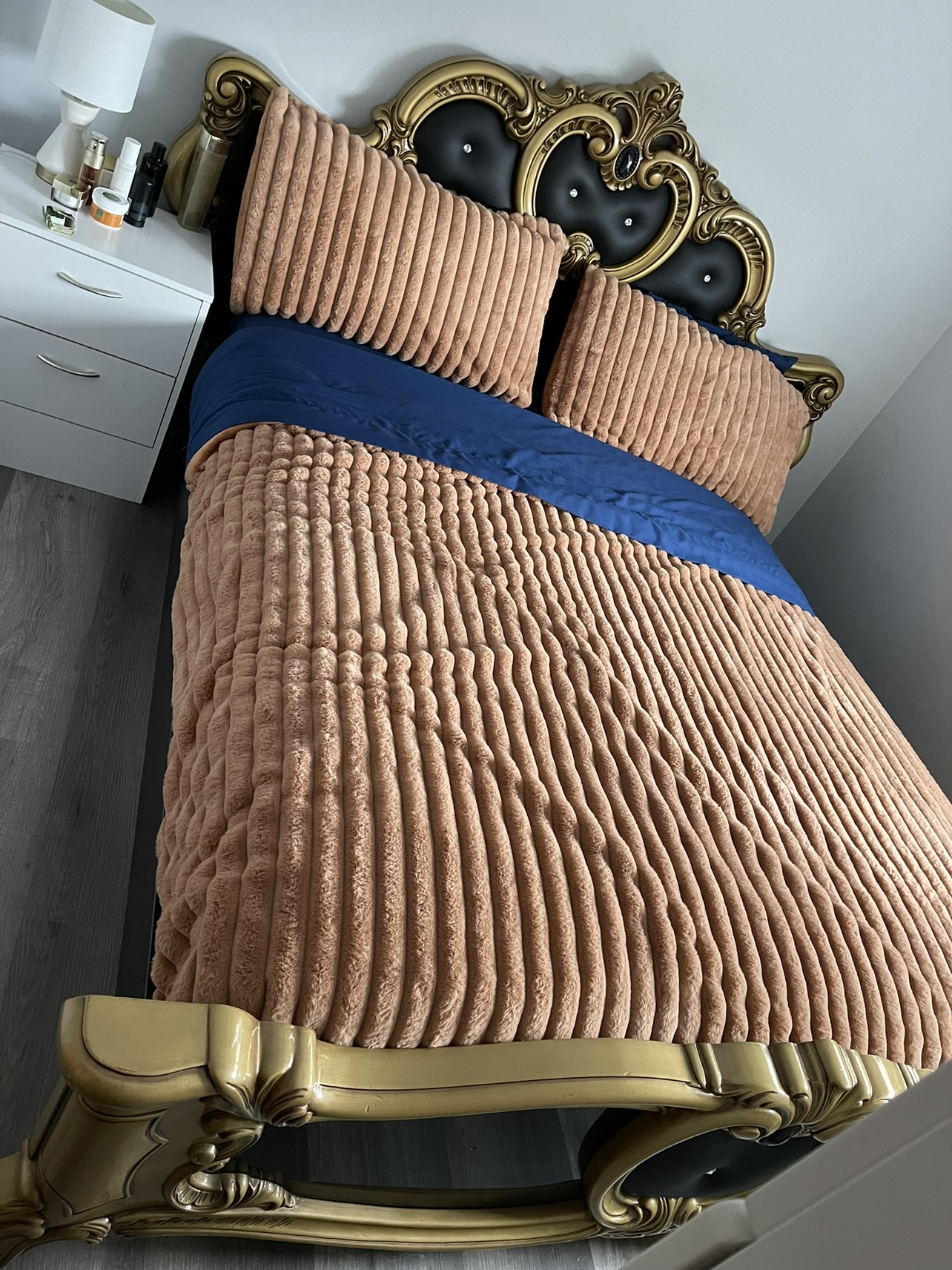 Queen Size Bed Set - photo 3