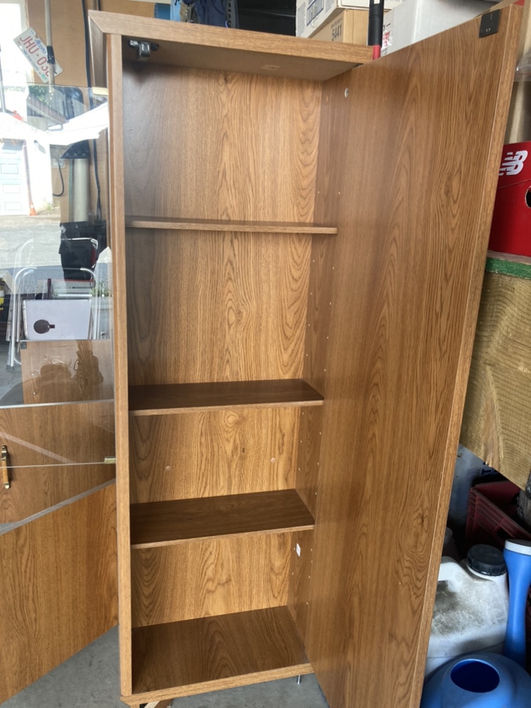 Hutch/Cabinet - photo 2