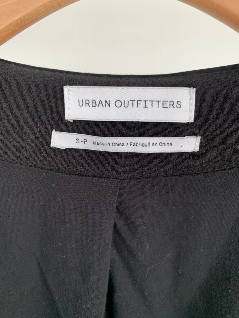 Urban Outfitters Relaxed Black Blazer image indicator(3)