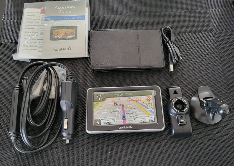 Garmin nüvi 2360 LMT thumbnail