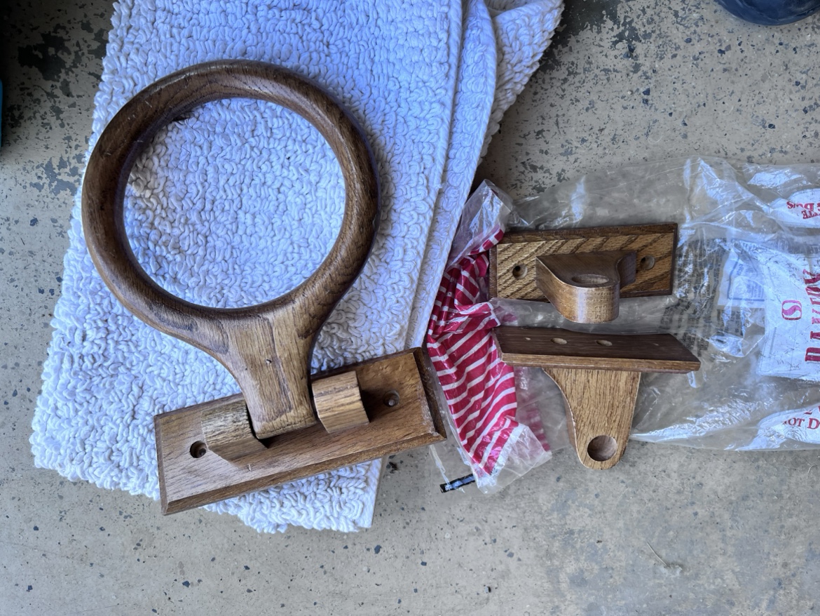 Bathroom items - photo 2