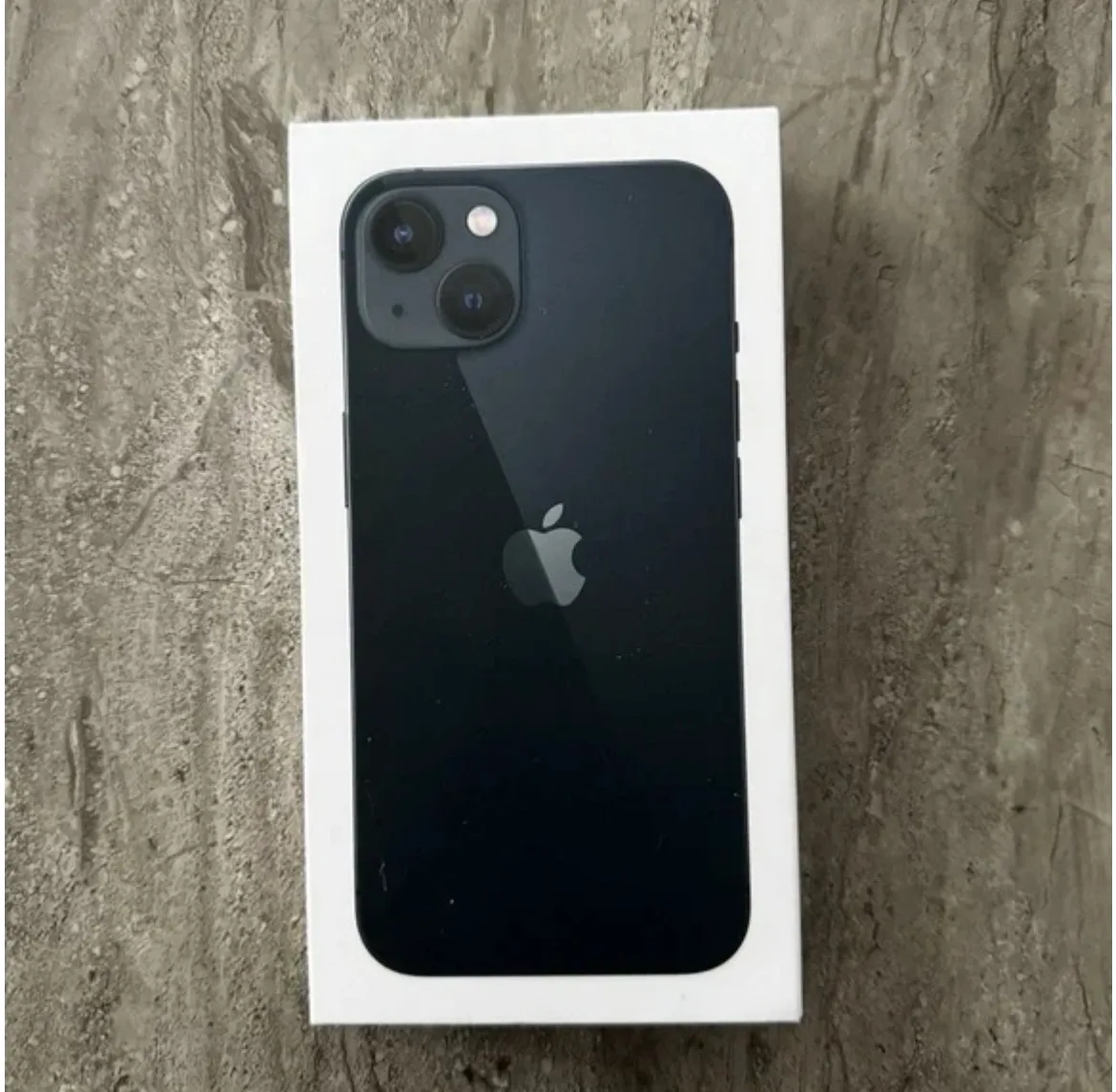 iPhone 13 thumbnail