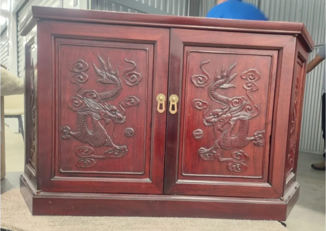 ❤️Beautiful Chinese Display Cabinet + Side Table w drawer image indicator(7)