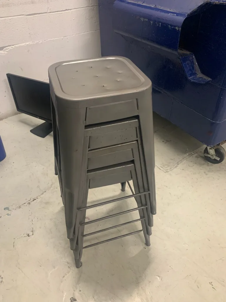 Set of 4 Metal Stools, Silver thumbnail