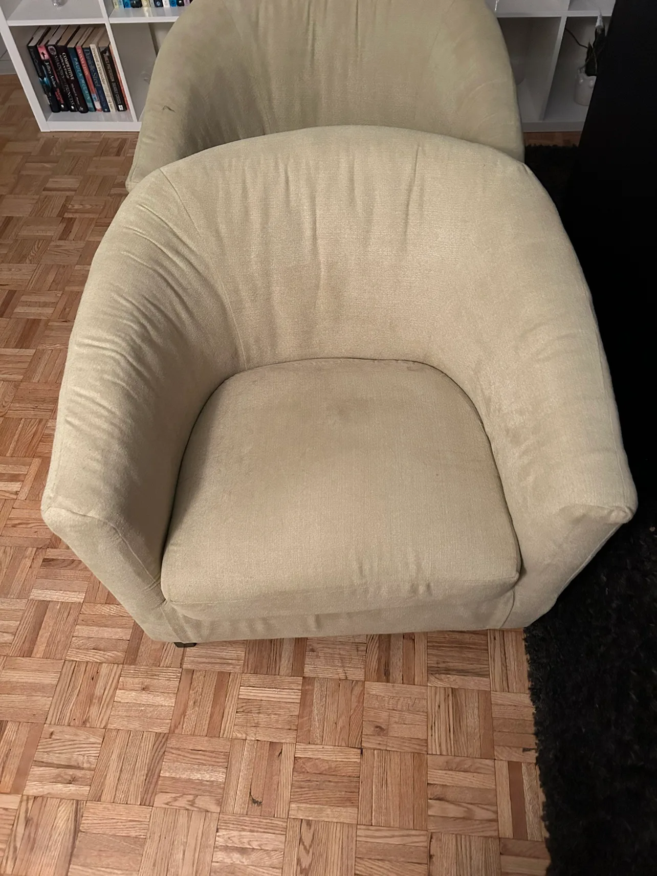 Accent chairs thumbnail