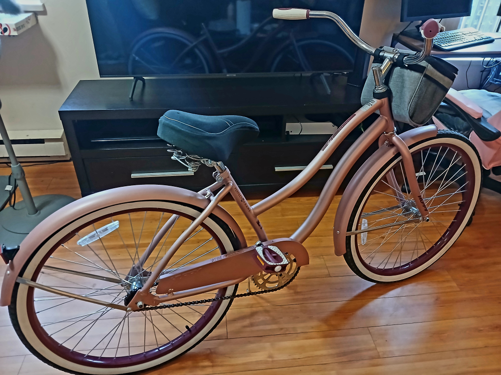 Women's Huffy beach cruiser bicycle