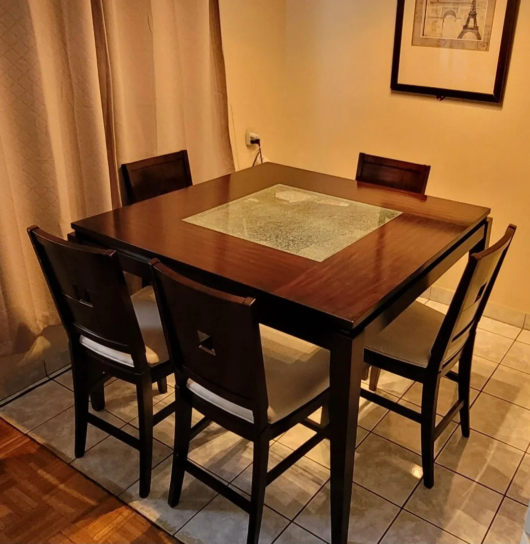 Dining table and 8 chairs image indicator(5)