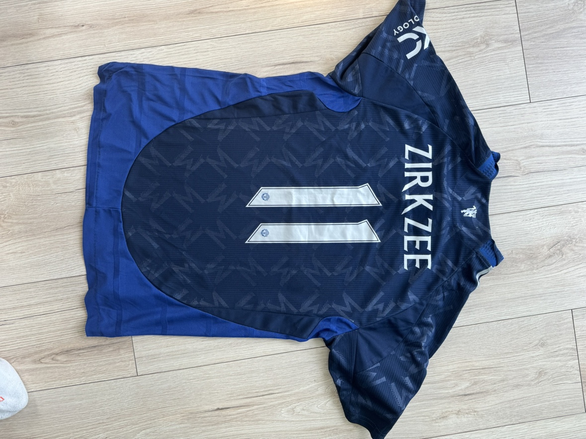 Manchester United 2024/2025 Away soccer Jersey, M - photo 3