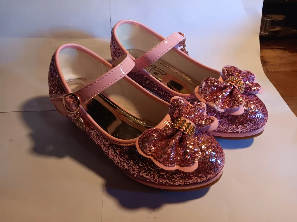 Pink Glitter Girls' Shoes #freecycle thumbnail