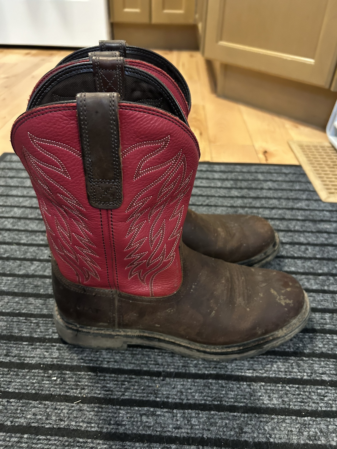 Men's Ariat Boots Size 10EE - photo 2