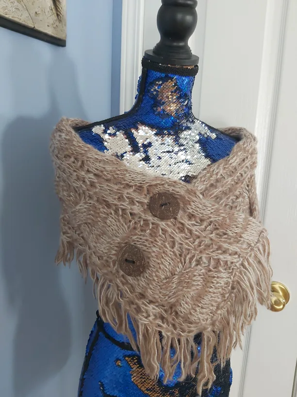 Knitted Scarf with Tassels thumbnail