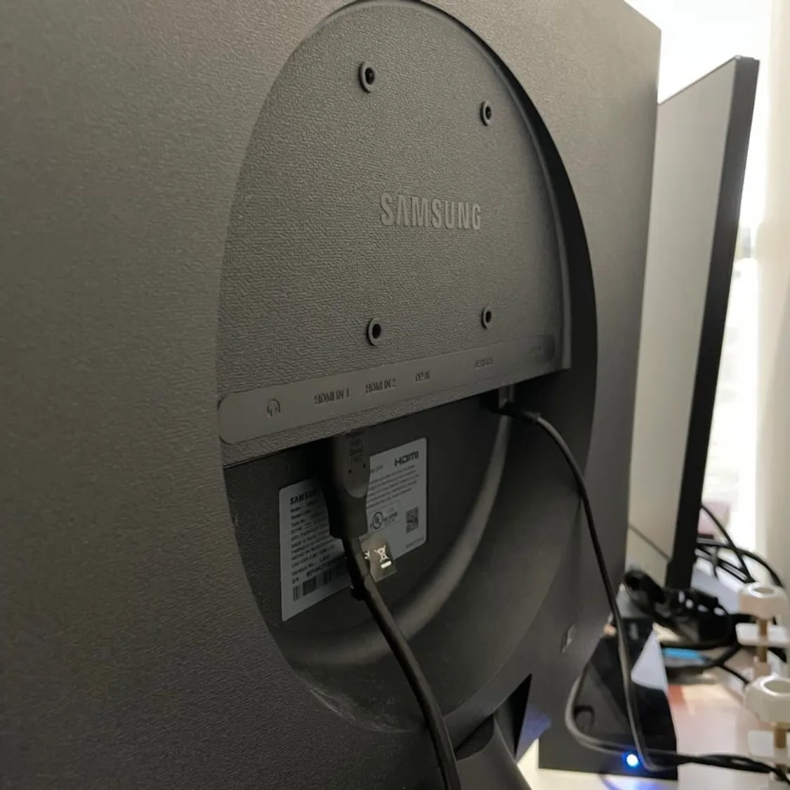 Samsung 32" Monitor image indicator(2)