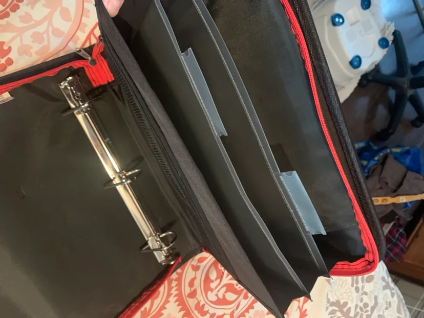 3 Ring Binder with Zippered Pouch image indicator(3)