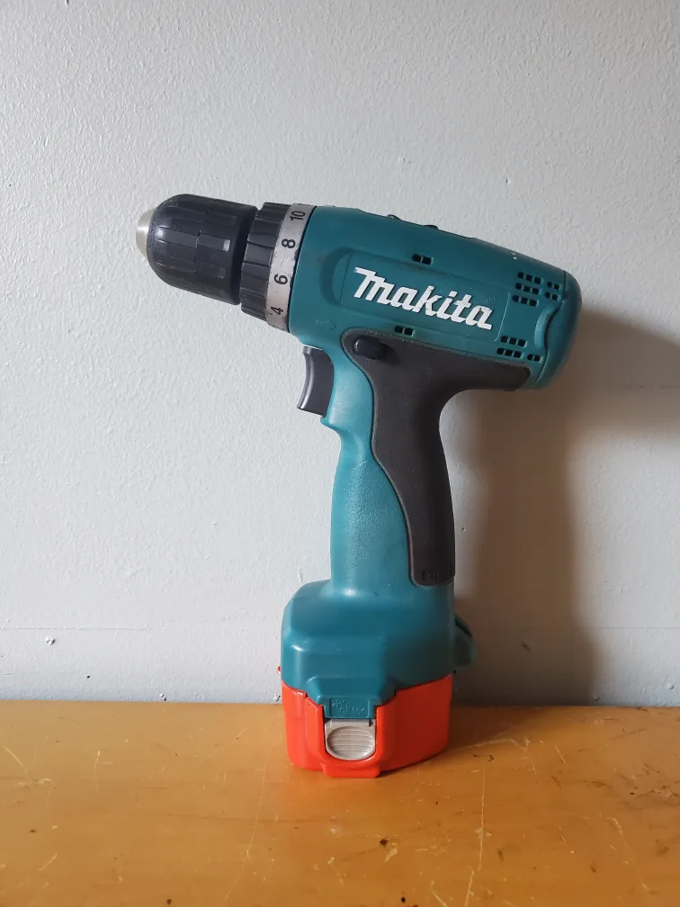 Makita 6270D 12 Volt 12V Cordless Drill Driver Power Tool image indicator(2)