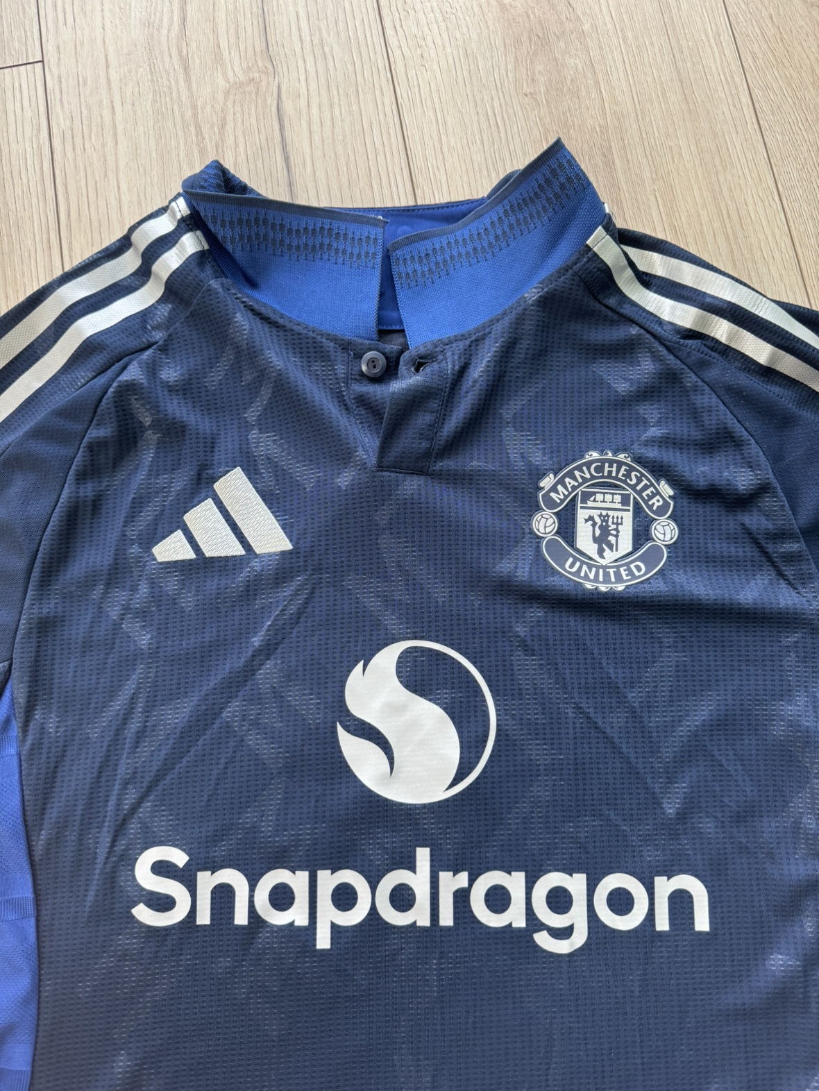 Manchester United 2024/2025 Away soccer Jersey, M - photo 2