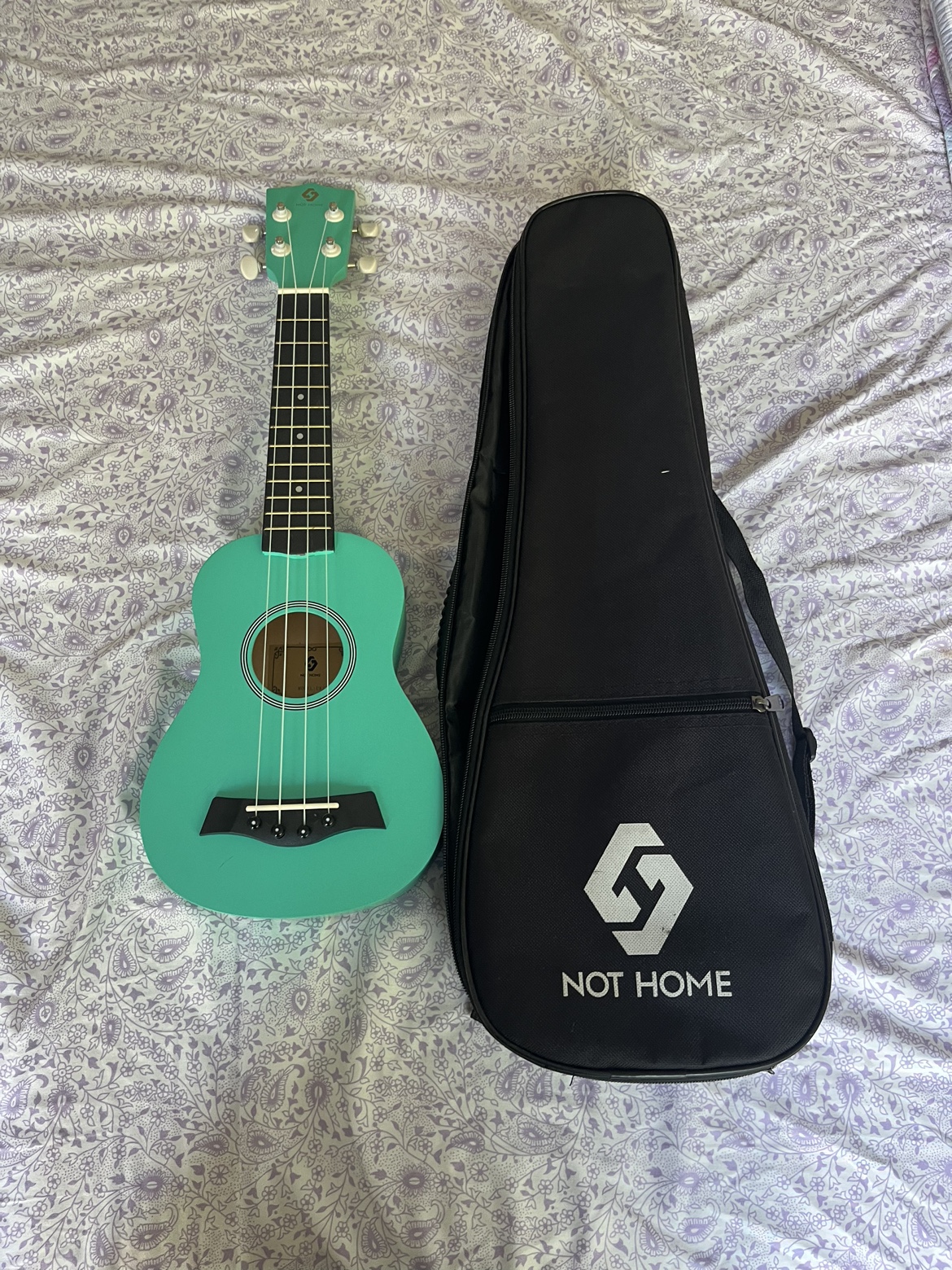 Teal Ukulele with Case and Pick - photo 2