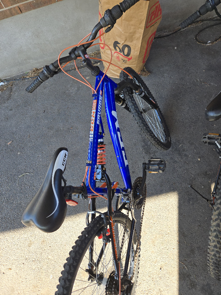 24" Blue and Orange Mountain Bike (Send offers) - photo 4
