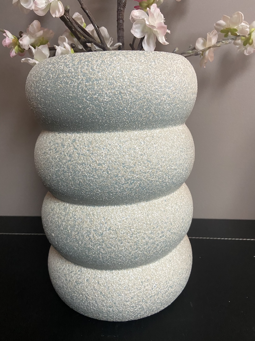 2 vases and flowers - photo 3