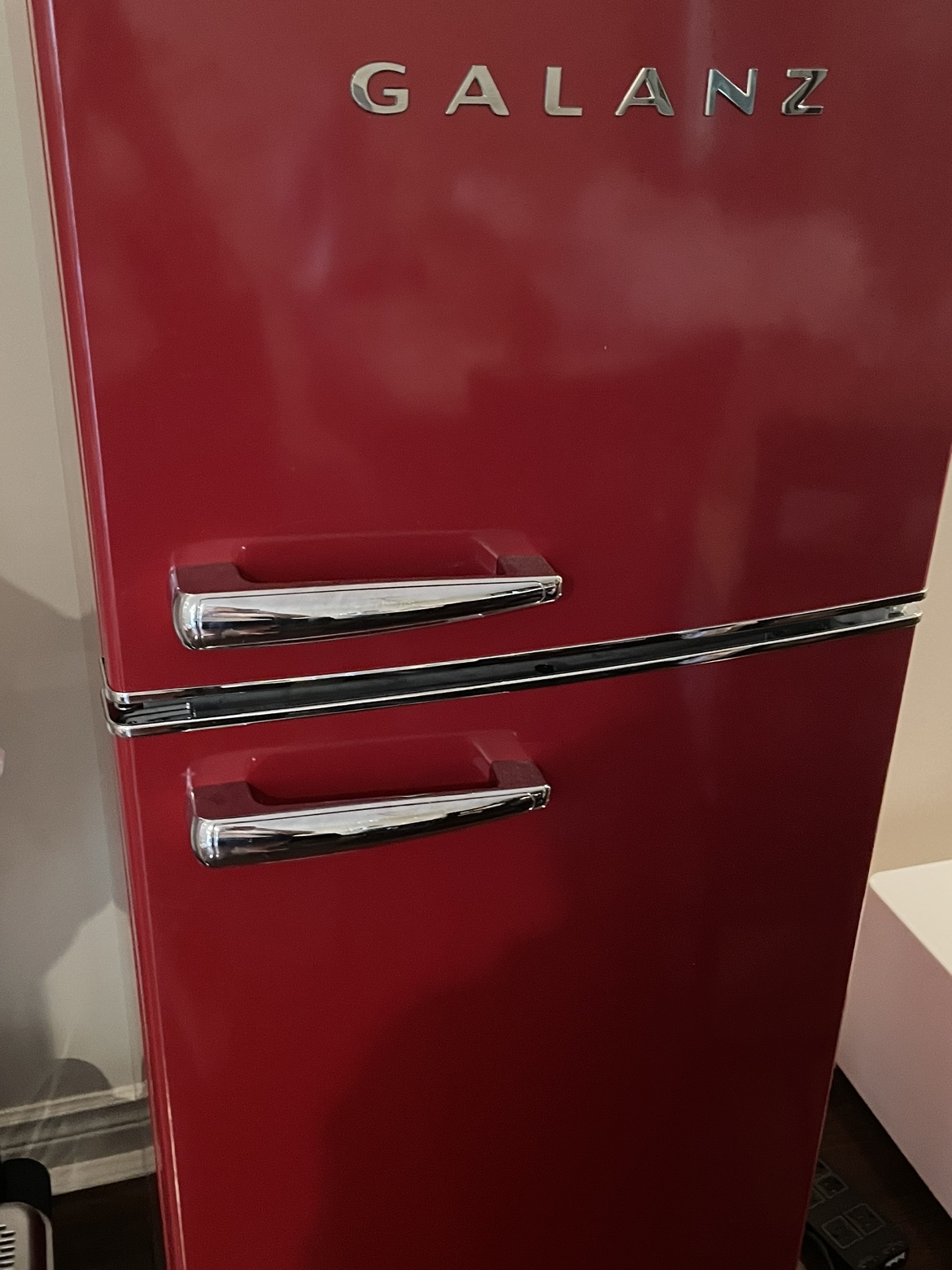 Galanz Retro Mini Fridge - photo 2